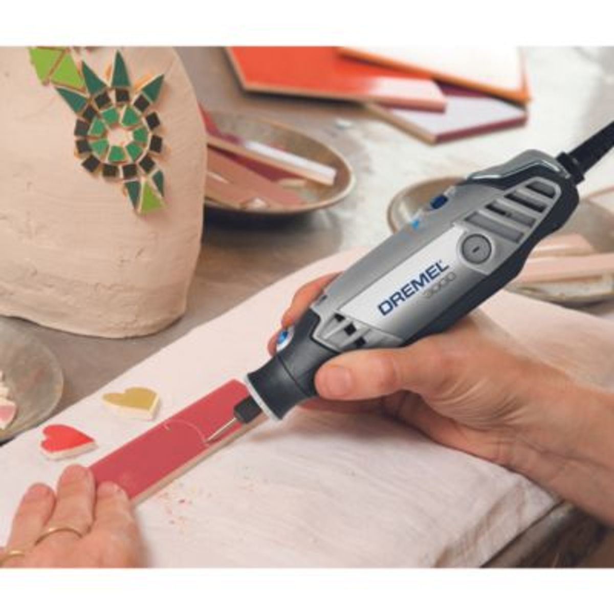 DREMEL - Multipropósito Eléctrica Dremel 3000 90W + 10 Accesorios Dremel