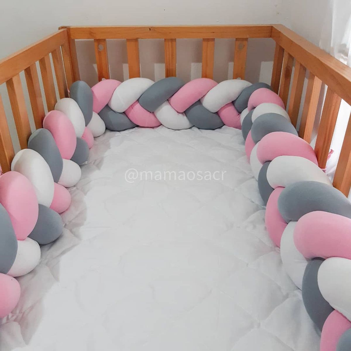 GENERICO - Trenza protector de cuna 3 metros Blanco, plomo y rosado