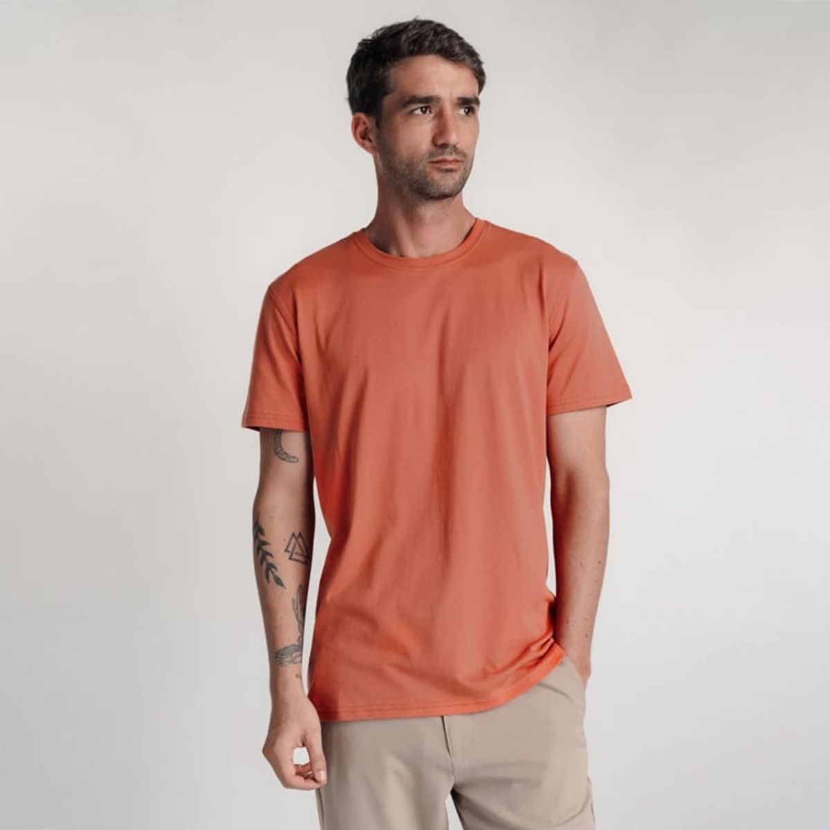 DROP THE LABEL - Polo Naranja Ladrillo para Hombre Drop the Label Cuello Redondo Manga Corta Algodón Pima