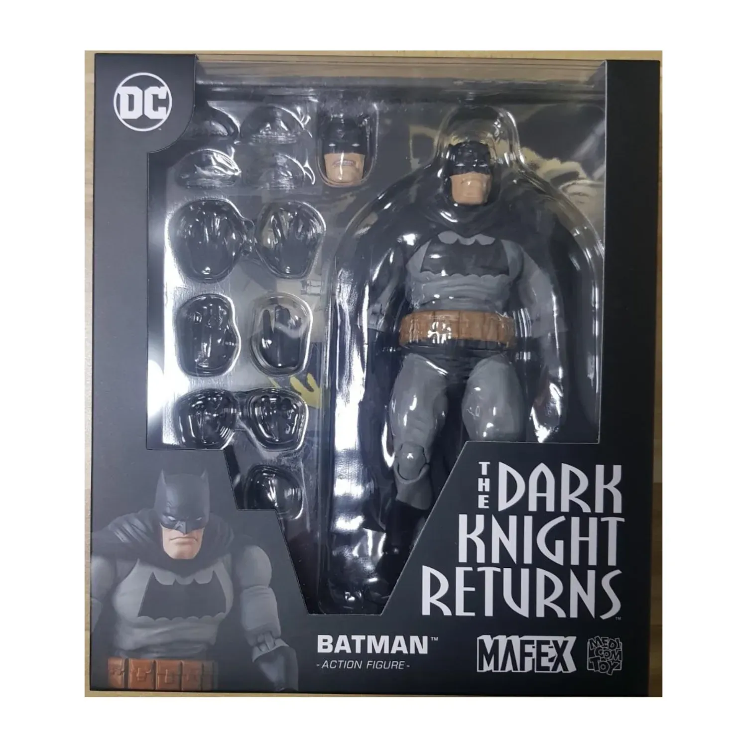 The Dark Knight Returns MAFEX 106 Batman DC COMICS | Falabella Perú
