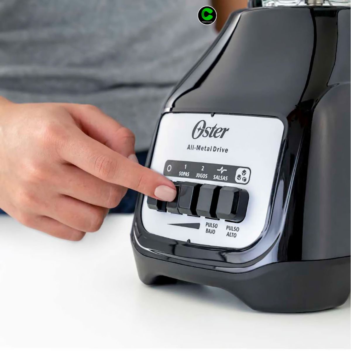 OSTER - Licuadora Oster BLSTKAGBPB - 2 Velocidades - Negro