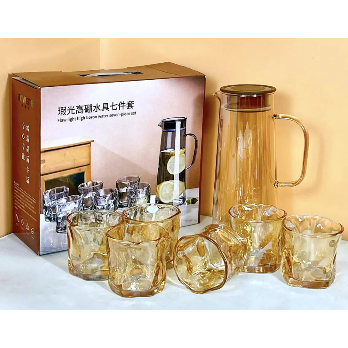 GENERICO - Set Moderno Jarra y 6 Vasos Curvos en  Dorado Translucido