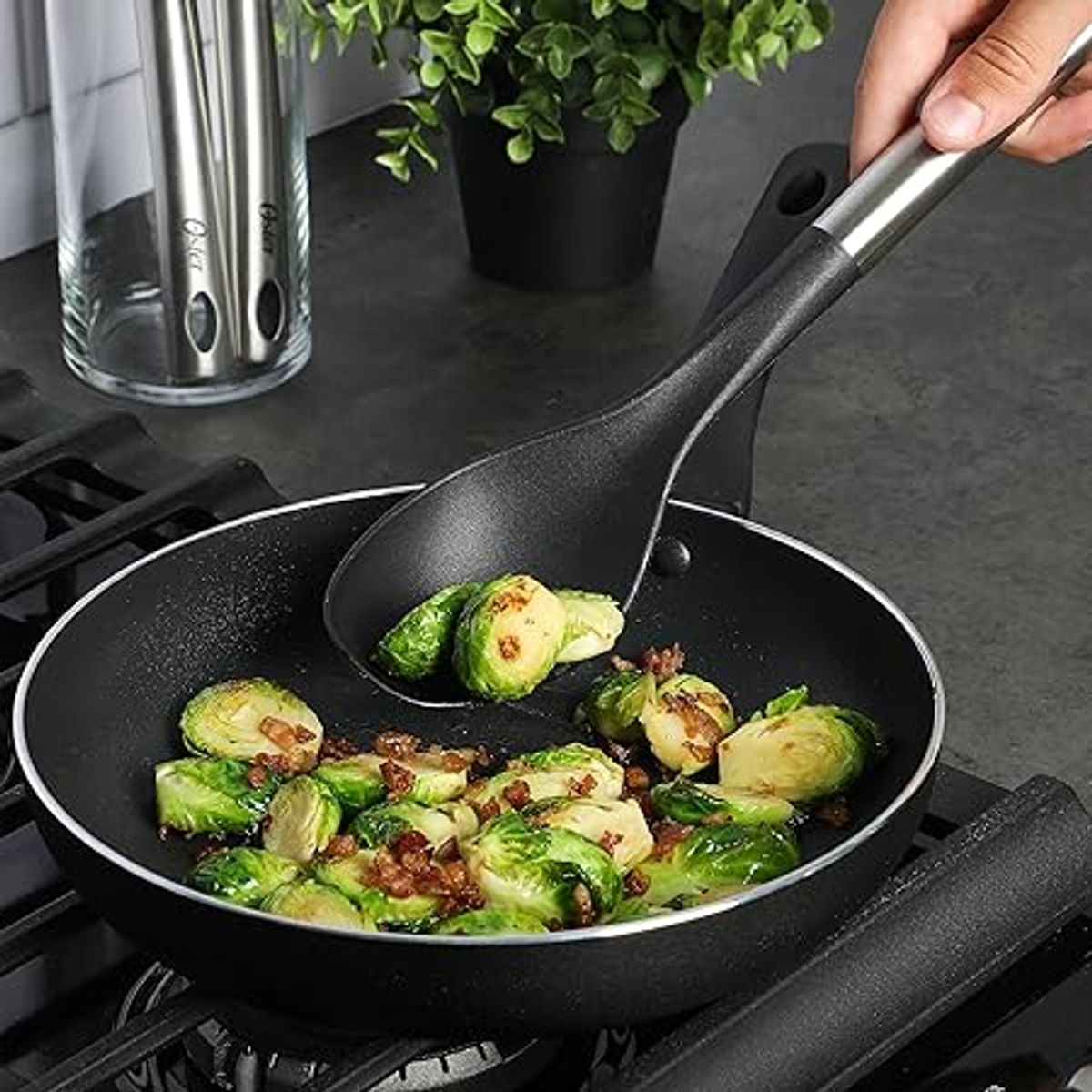 OSTER - Cuchara en nylon con mango de acero inoxidable Oster Baldwyn 336 mm