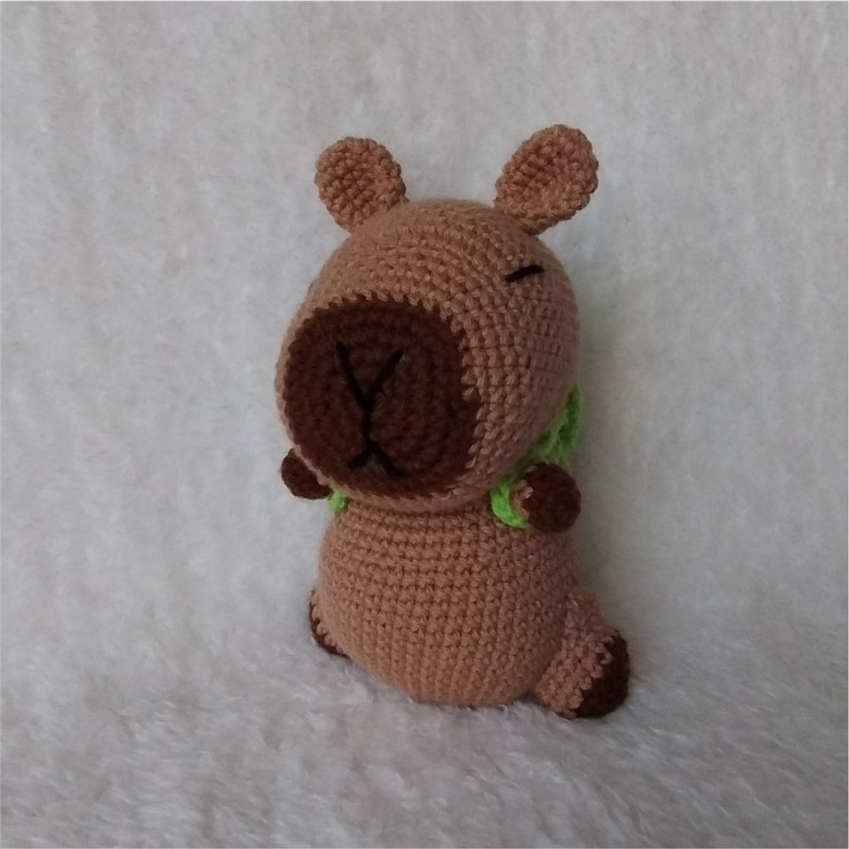 GENERICO - Capibara pequeño amigurumi 14cm peluche adorno