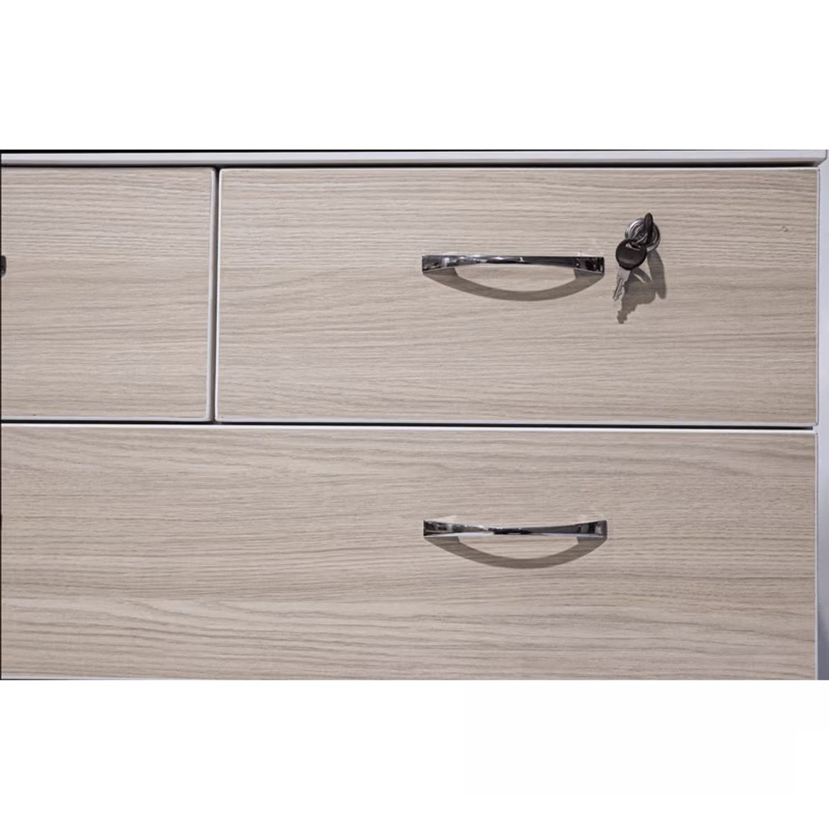 MUEBLES MACRUMO - Cómoda 5 Cajones Arena con cajón con seguro - Armado