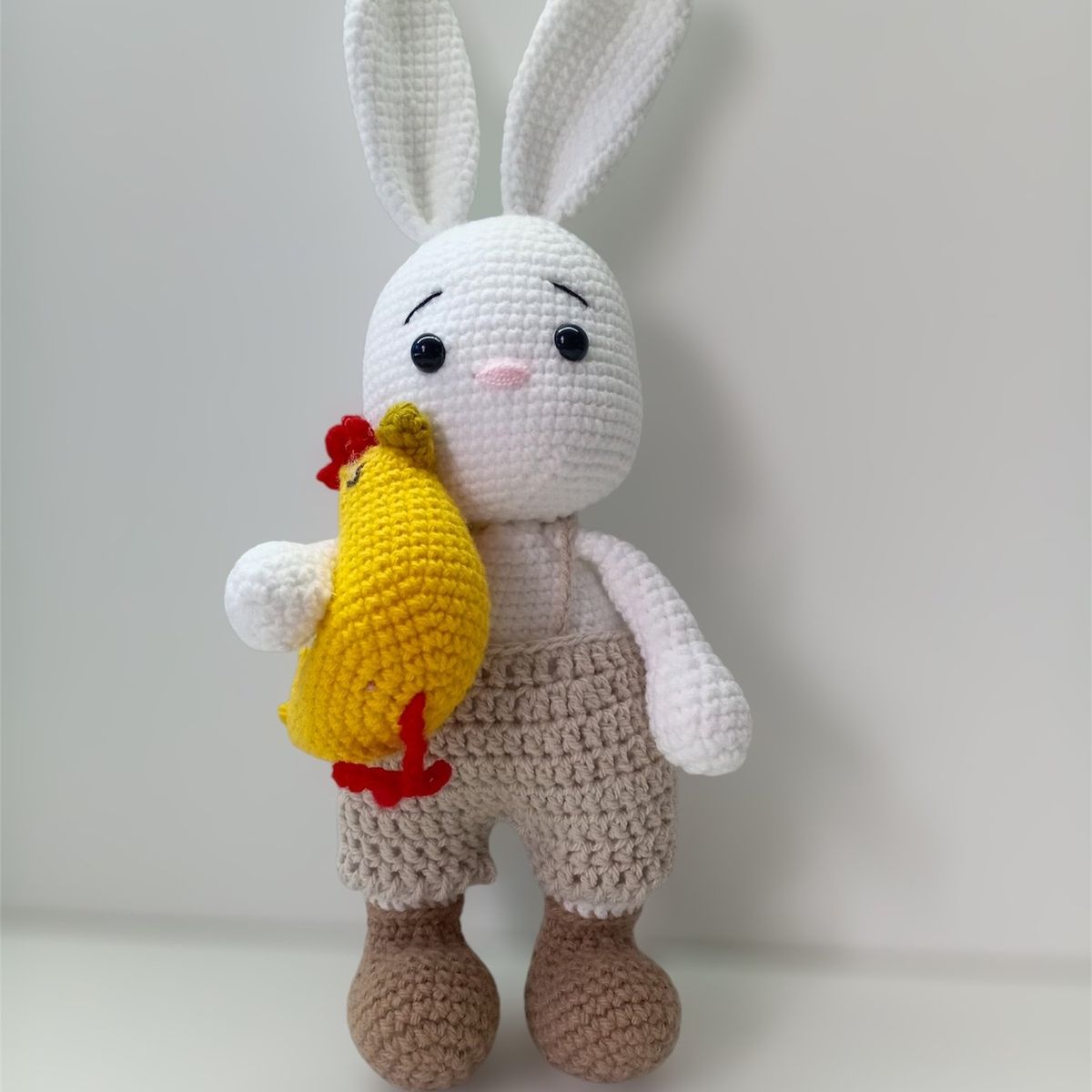 GENERICO - Conejo Amigurumi 26 cm