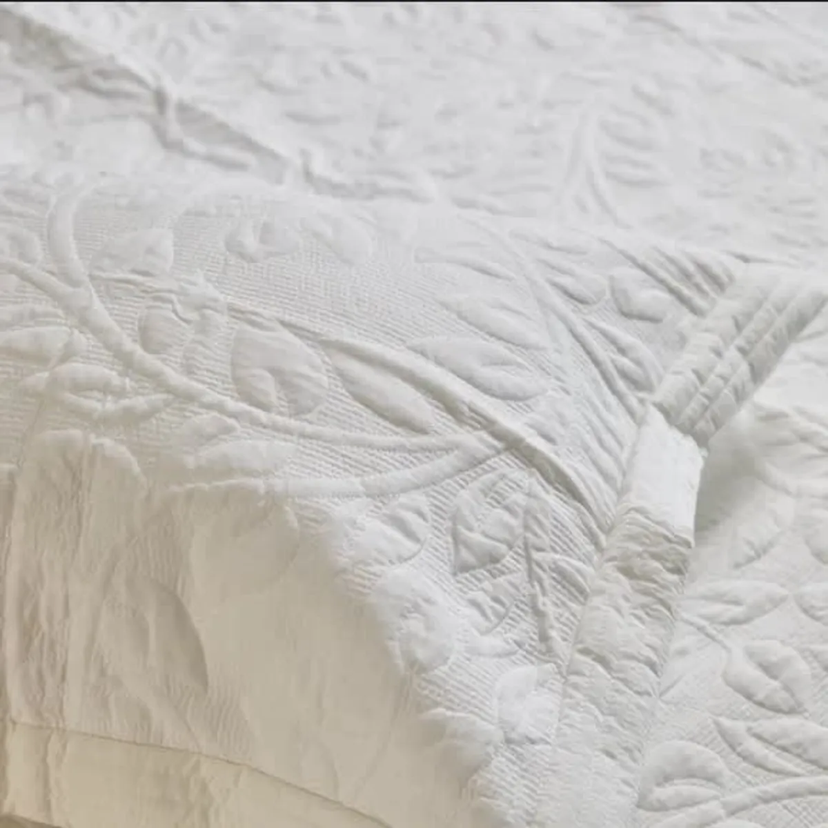 CLAUDIA RIVA HOME - Cubrecama Garden color Blanco