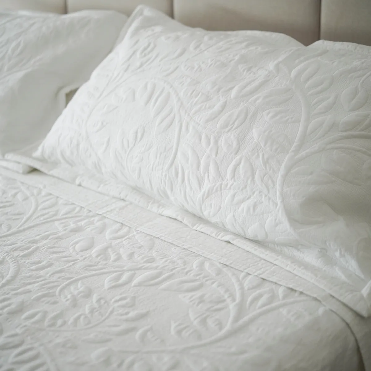 CLAUDIA RIVA HOME - Cubrecama Garden color Blanco