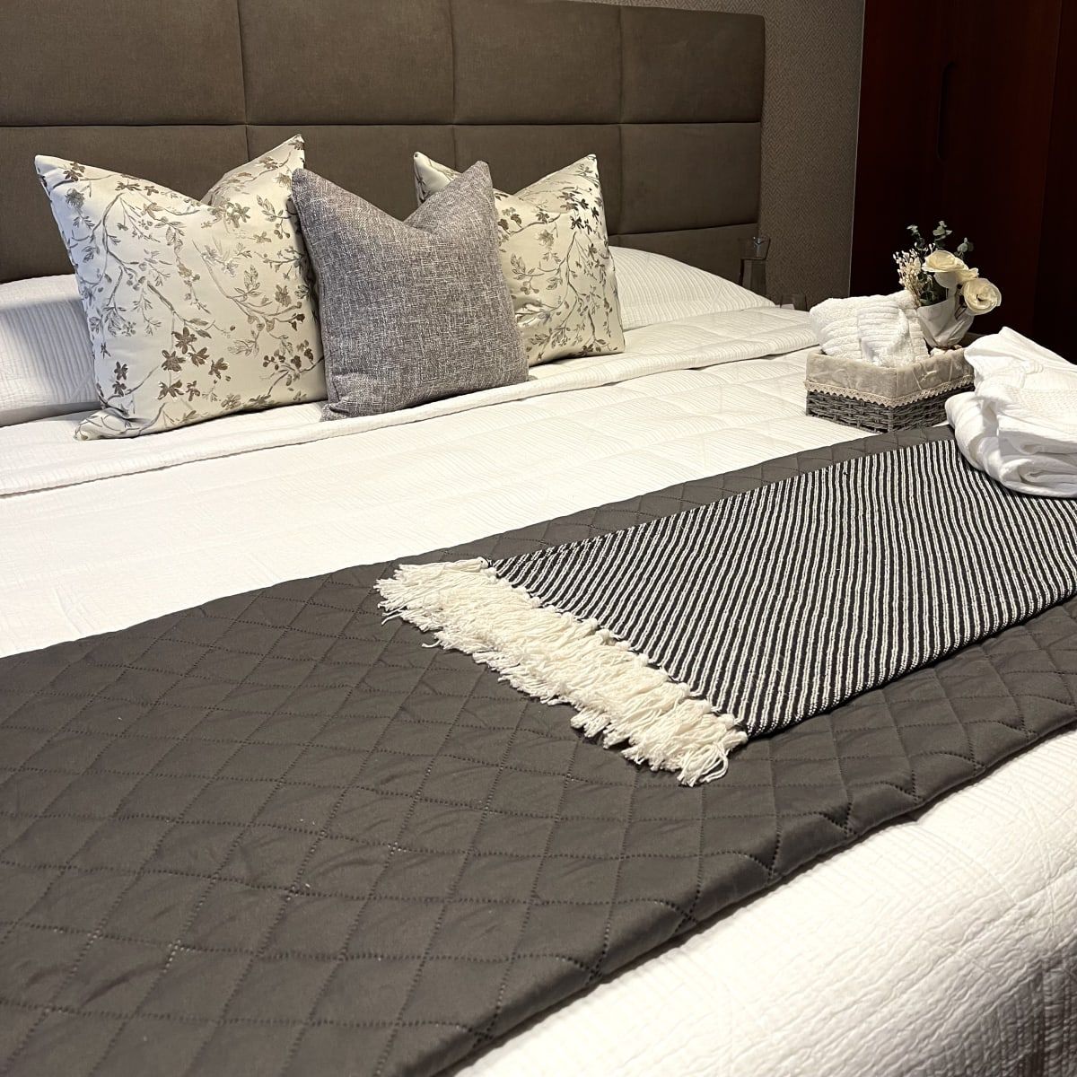 CLAUDIA RIVA HOME - Cubrecama Mia color Charcoal