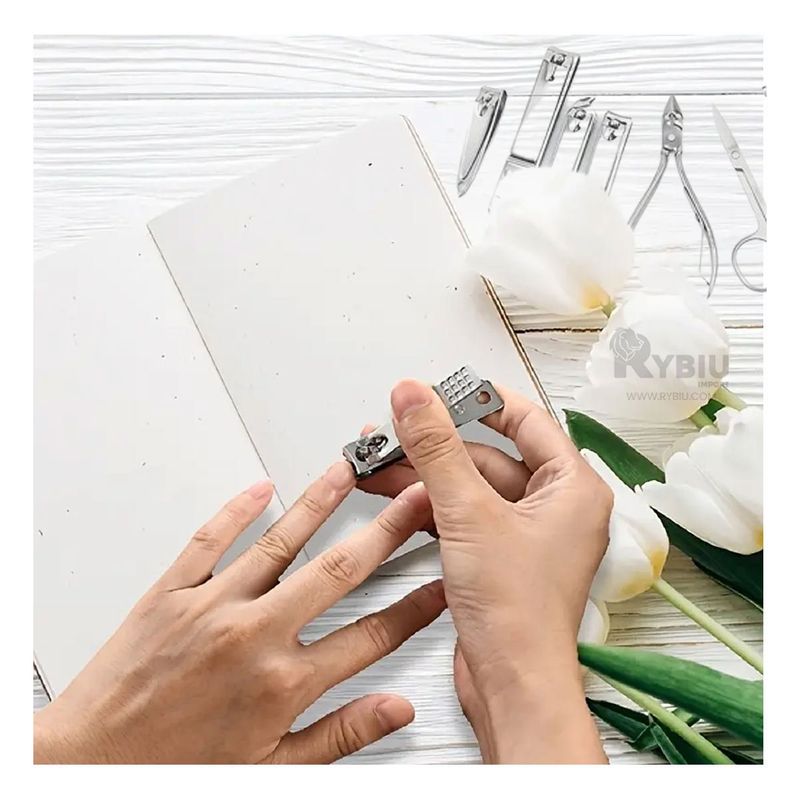 RYBIU IMPORT - Set Portatil Pedicure de Color Negro Y+Papel de Regalo