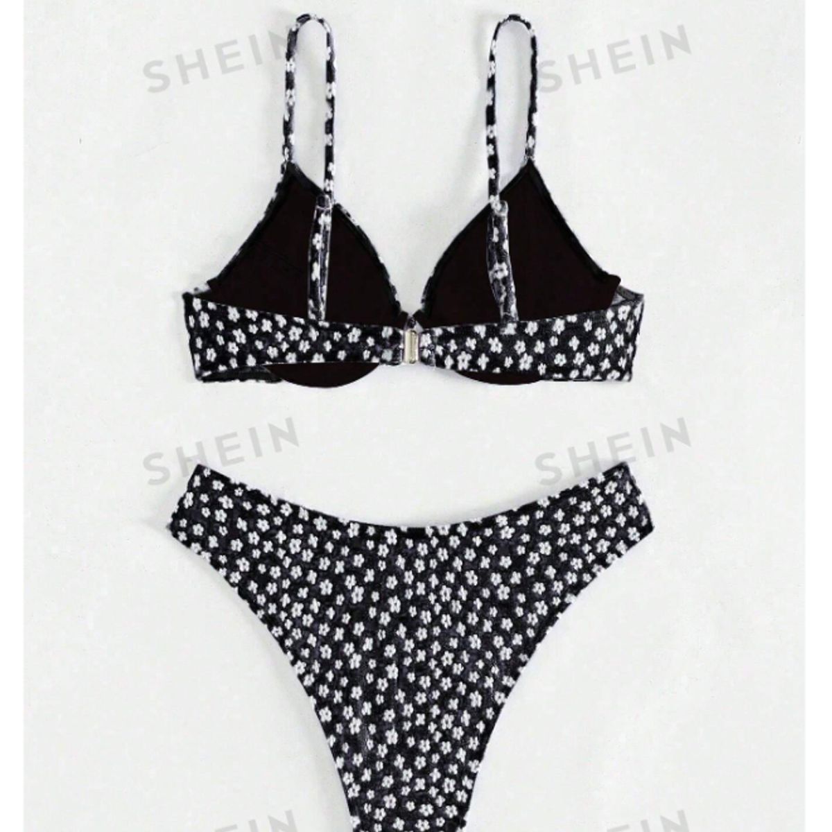 GENERICO - BIKINI TRIANGULAR NEGRO FLOREADO CON ARCO