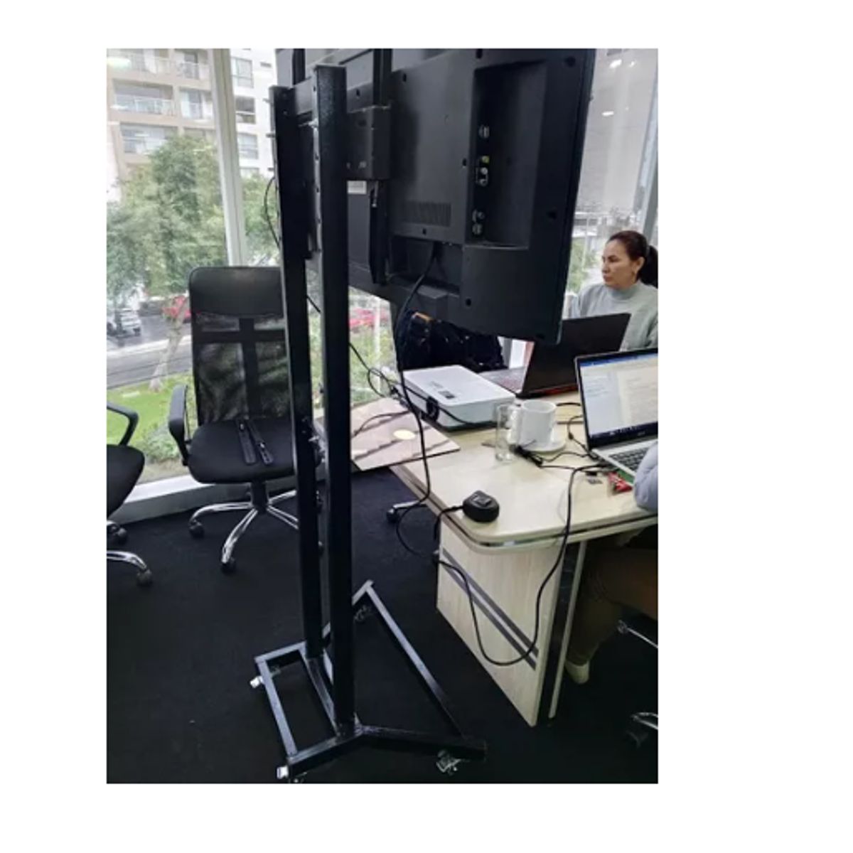 NACIONAL - Rack modelo  Pedestal  Tv 32" A 70" / Lcd Led Curvo