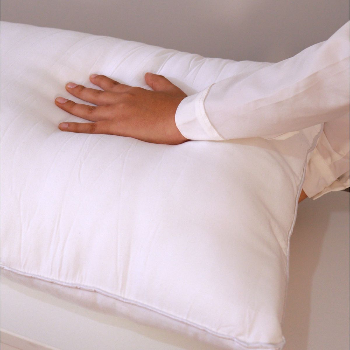 HYPNO HOME - Almohada de Microfibra Siliconada 1200gr 50x70cm.