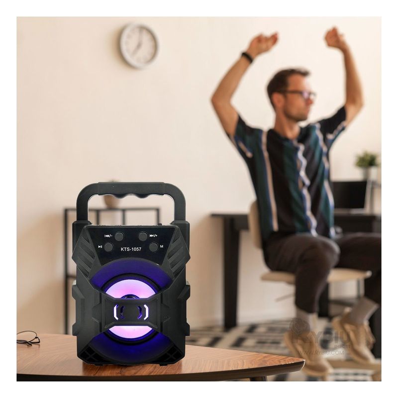 RYBIU IMPORT - Parlante Portatil KTS 1057 en Tono Negro Y+Regalo Agendita