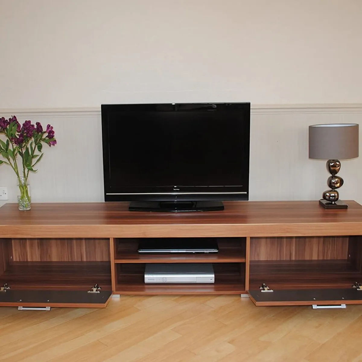 GENERICO - Mueble de TV 55"  Sydney 180 cm color Marrón y Blanco R&R MUEBLES