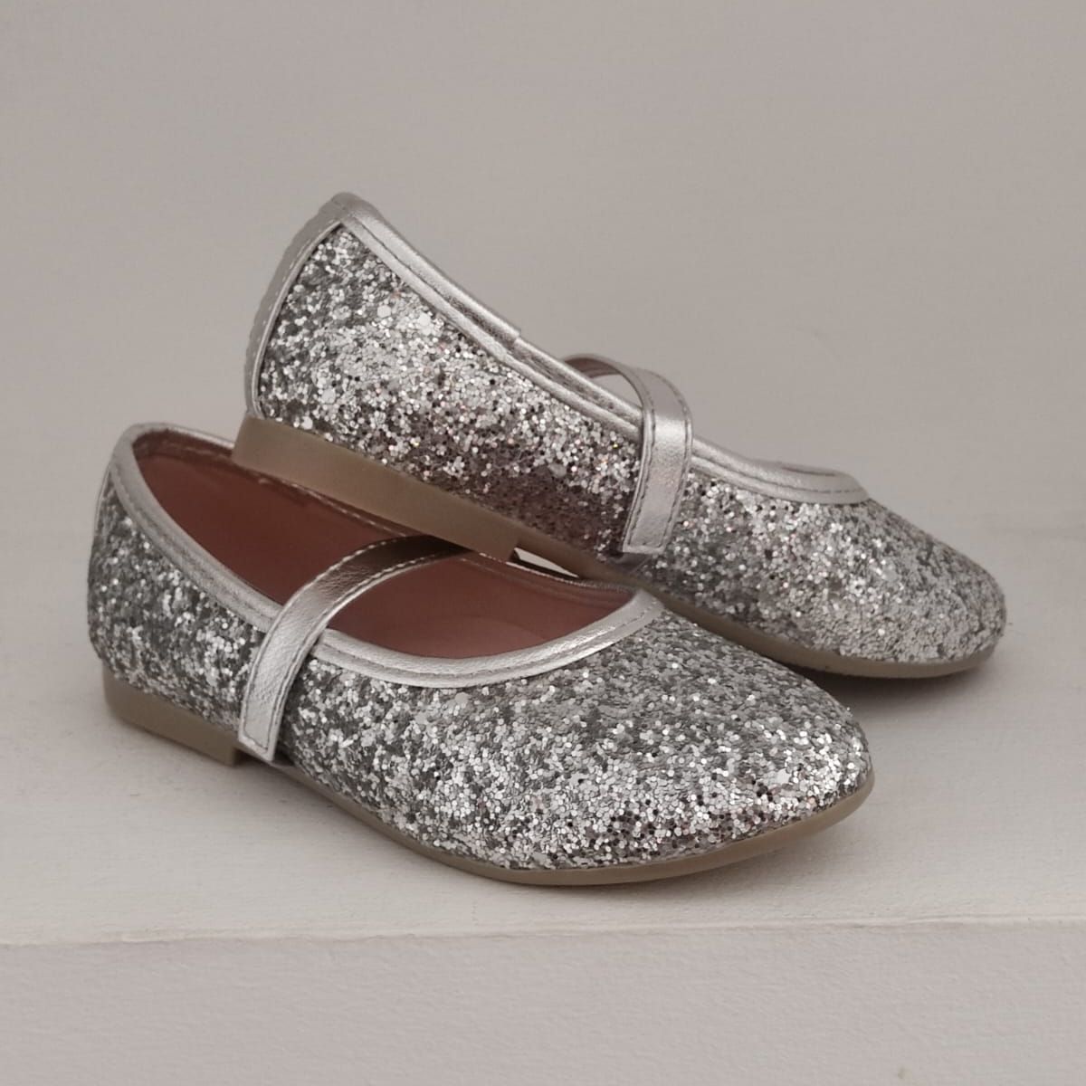 GENERICO - Zapatos plateados strass para niña_.