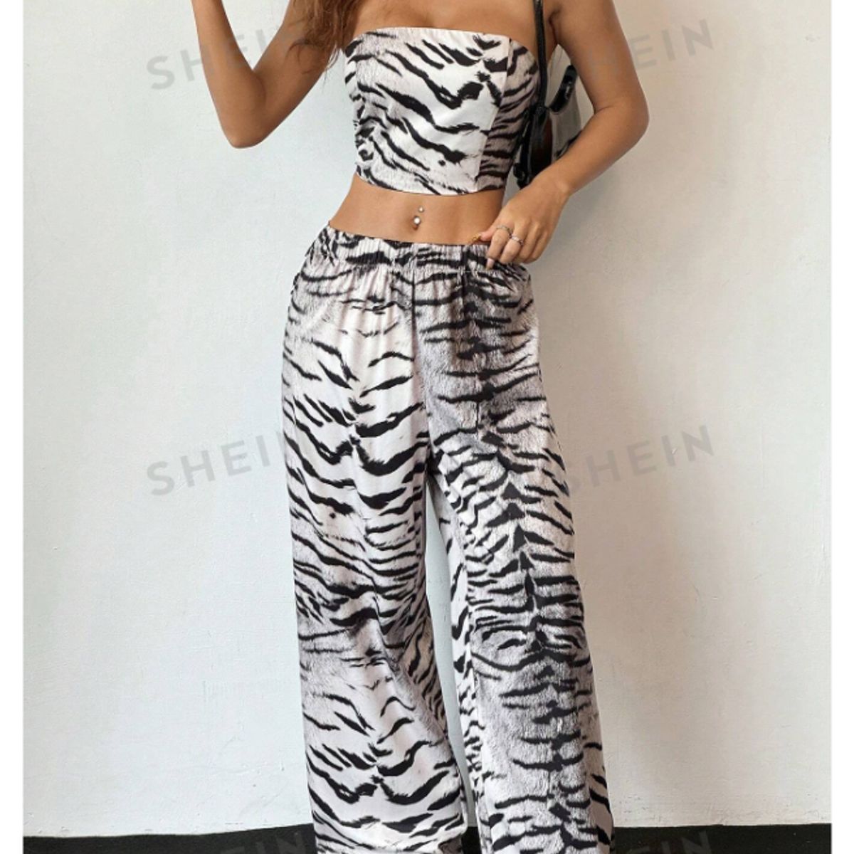 GENERICO - CONJUNTO DE TOP Y PANTALON