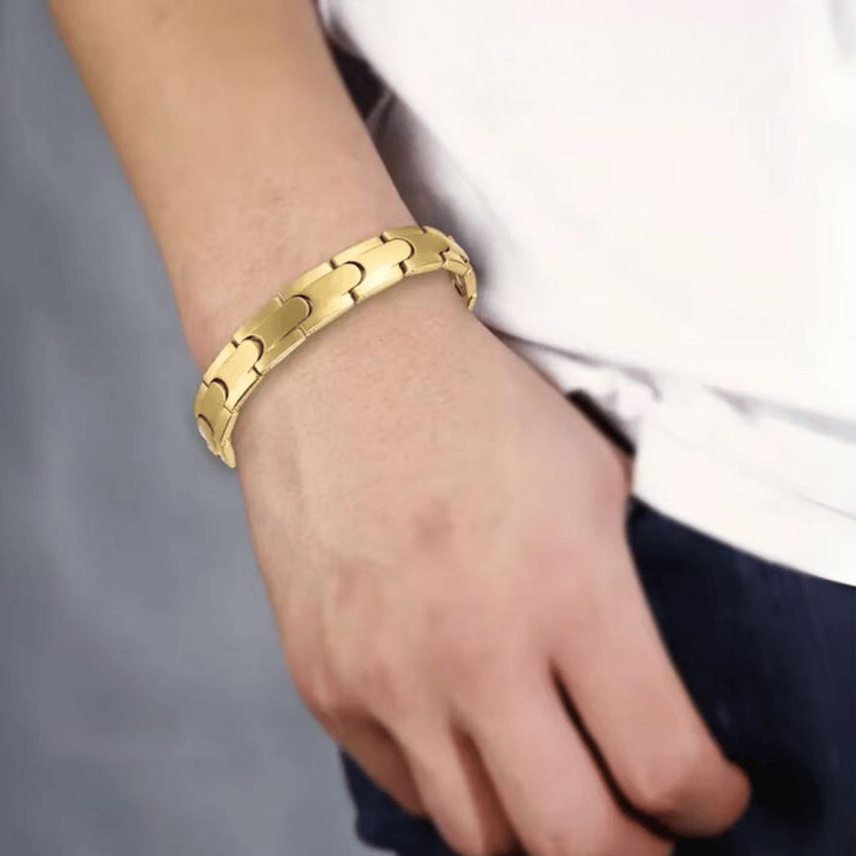 AFRODITA - Pulsera Magnética Funcional Titanio Dorado Modelo YSB-158