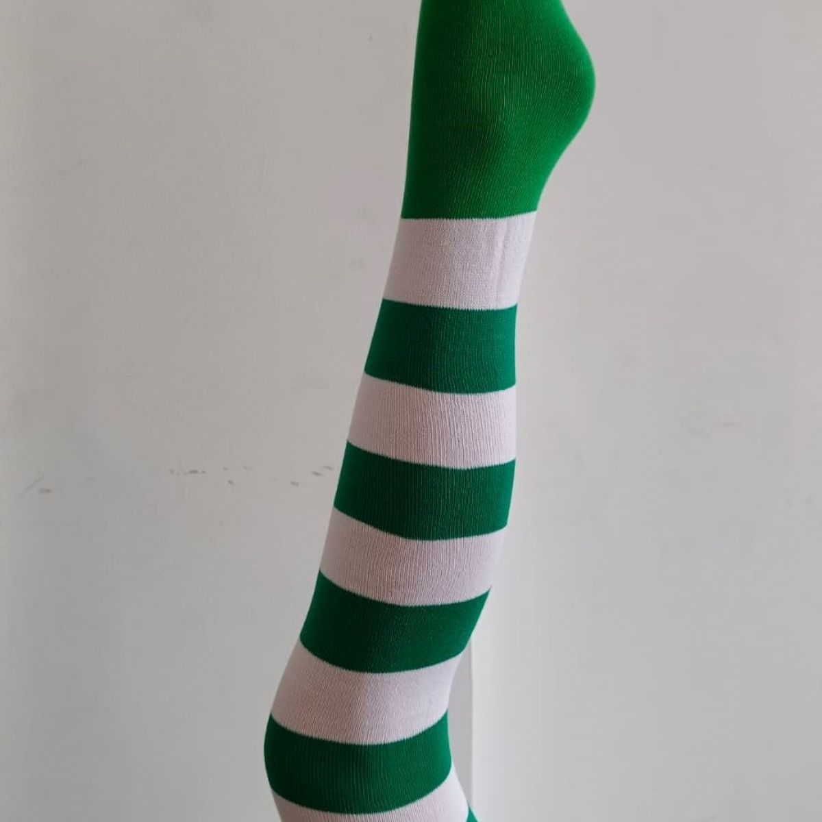 WHITE - Medias Rayas Blanco y Verde  disfraz navidad_.