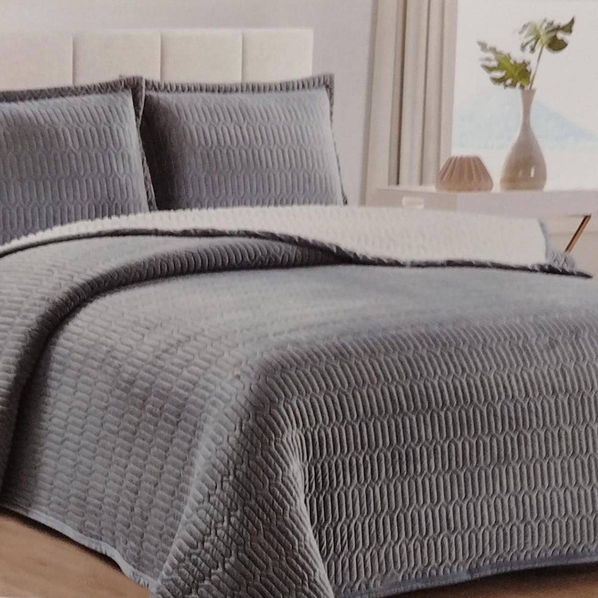 CUTE - COBERTOR PIEL DE ÁNGEL CON SHERPA COLOR ENTERO GRIS EN 2 PLAZAS