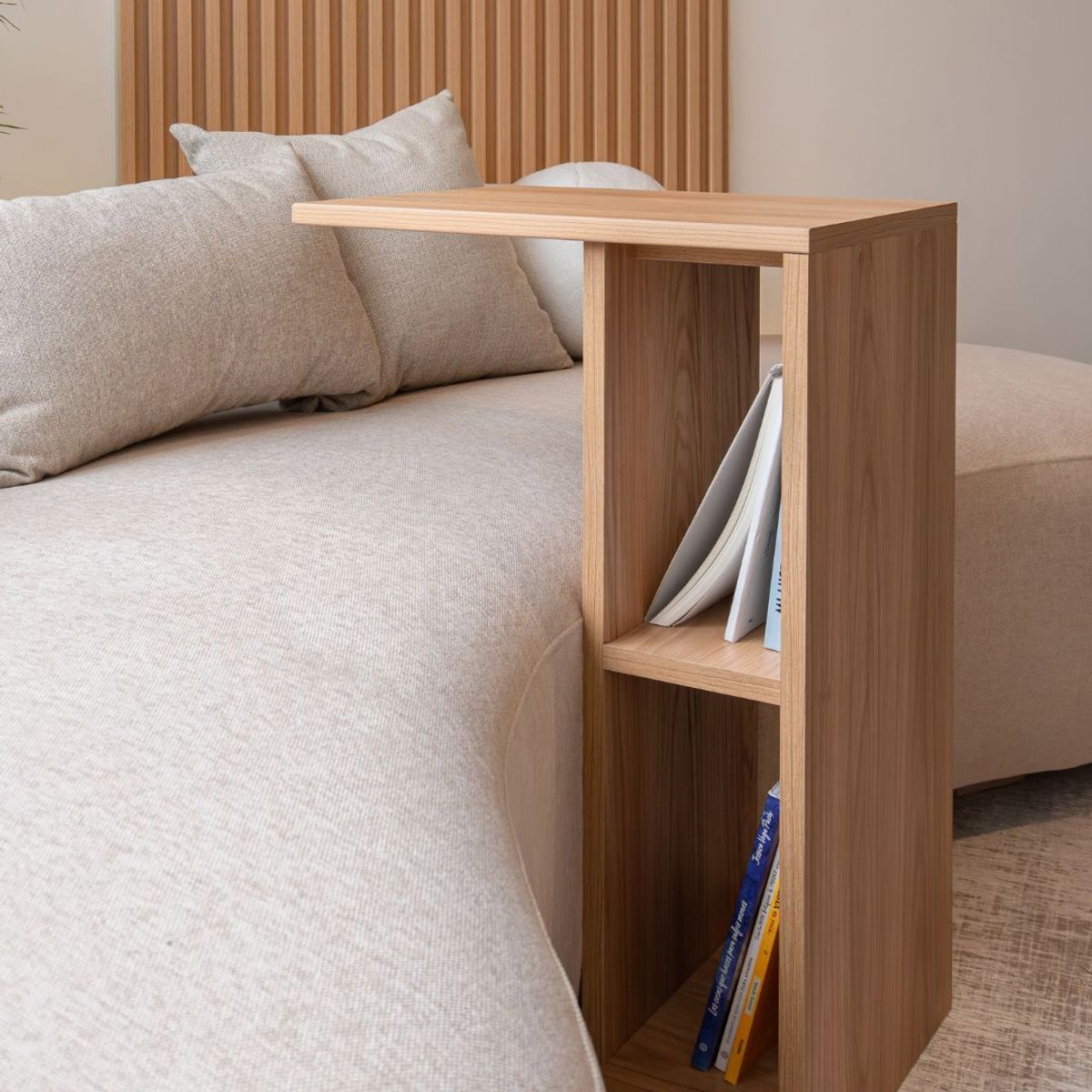 GENERICO - MESA LATERAL SILENE multifuncional y con ruedas- Refer Store