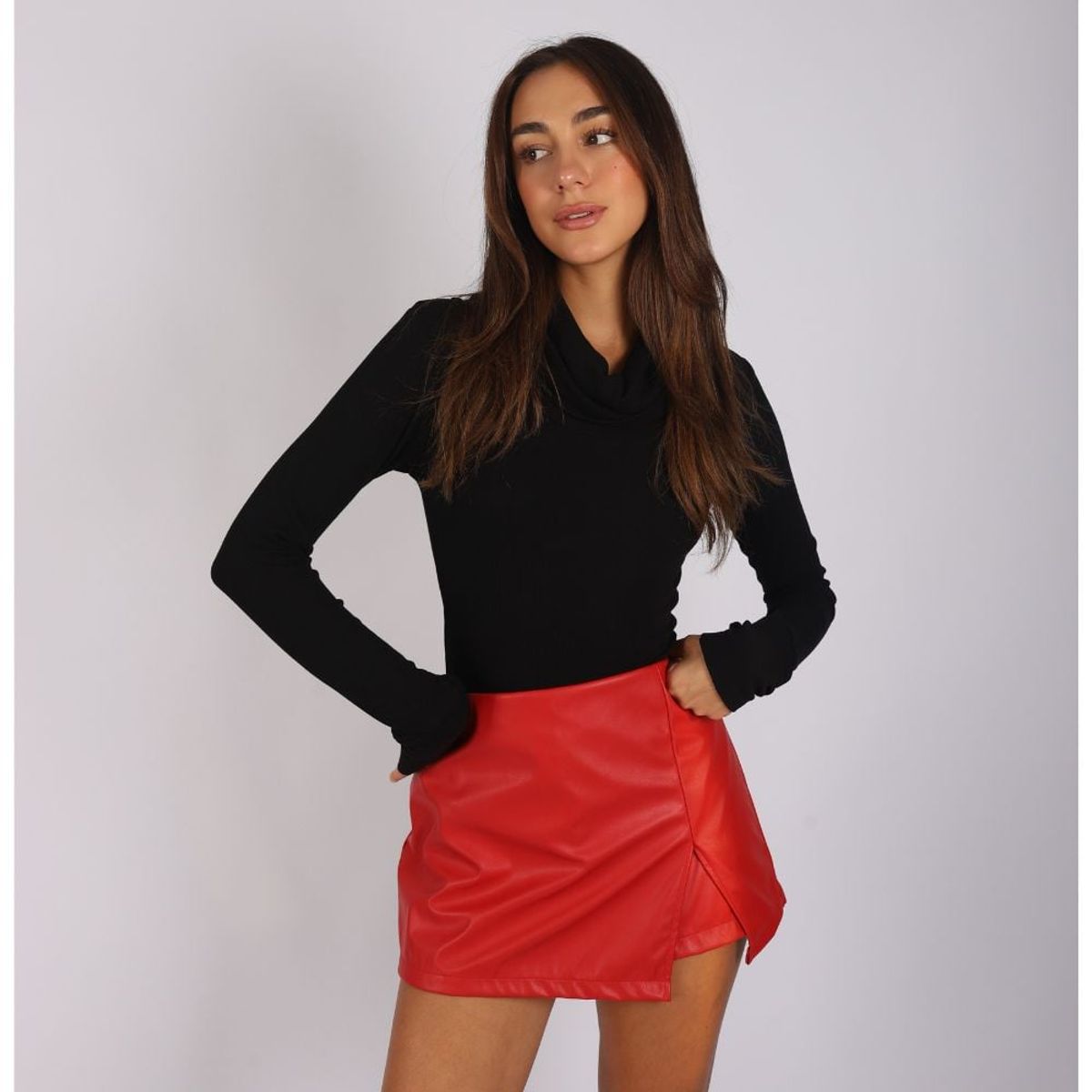 BETWEEN US - Falda Cuerina Glossy Between Us