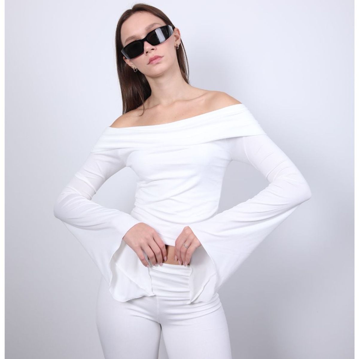 BETWEEN US - Set Spring Between Us