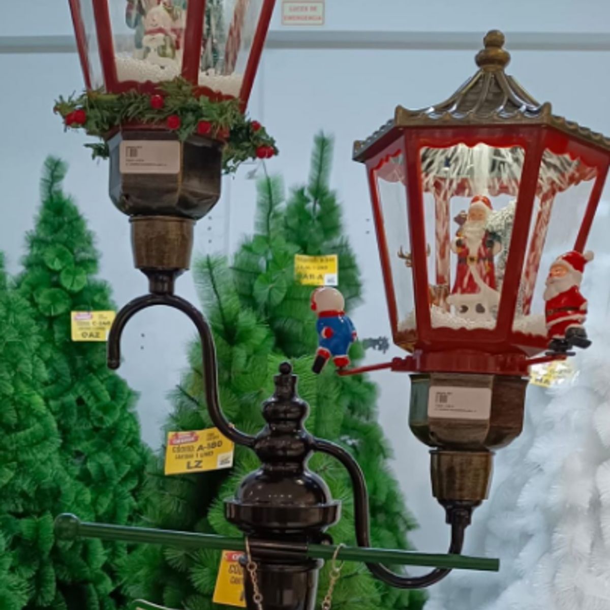 GENERICO - FAROL NAVIDEÑO DOBLE CON NIEVE Y CARRUSEL