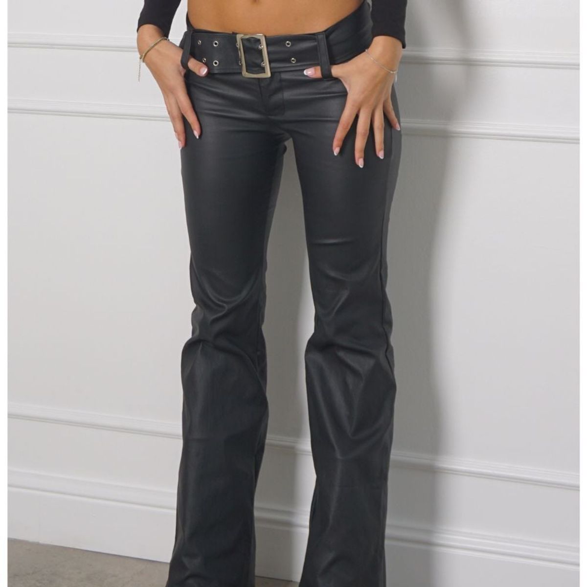 BETWEEN US - Pantalón cuerina Between Us