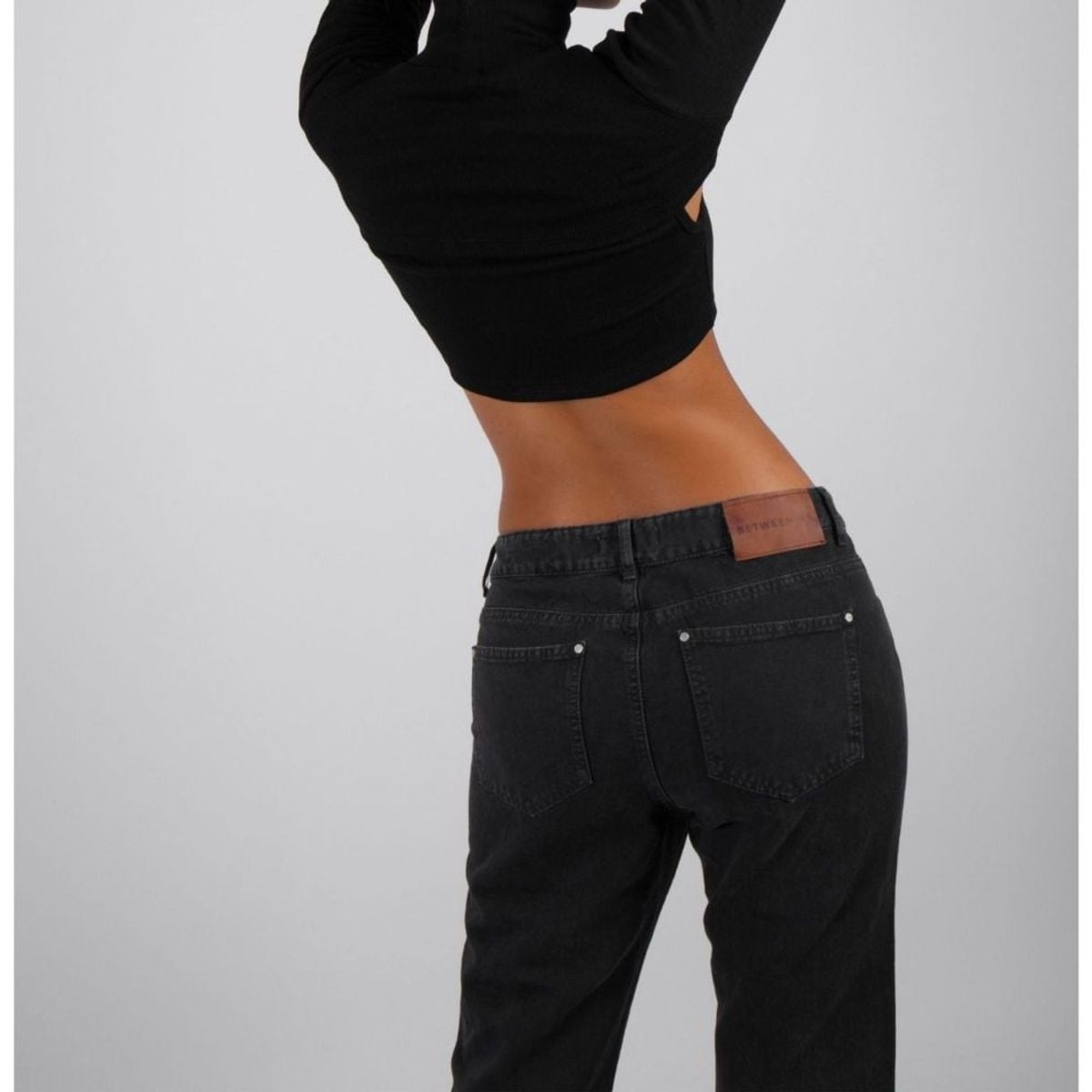 BETWEEN US - Jean Straight Low Hanna Between Us