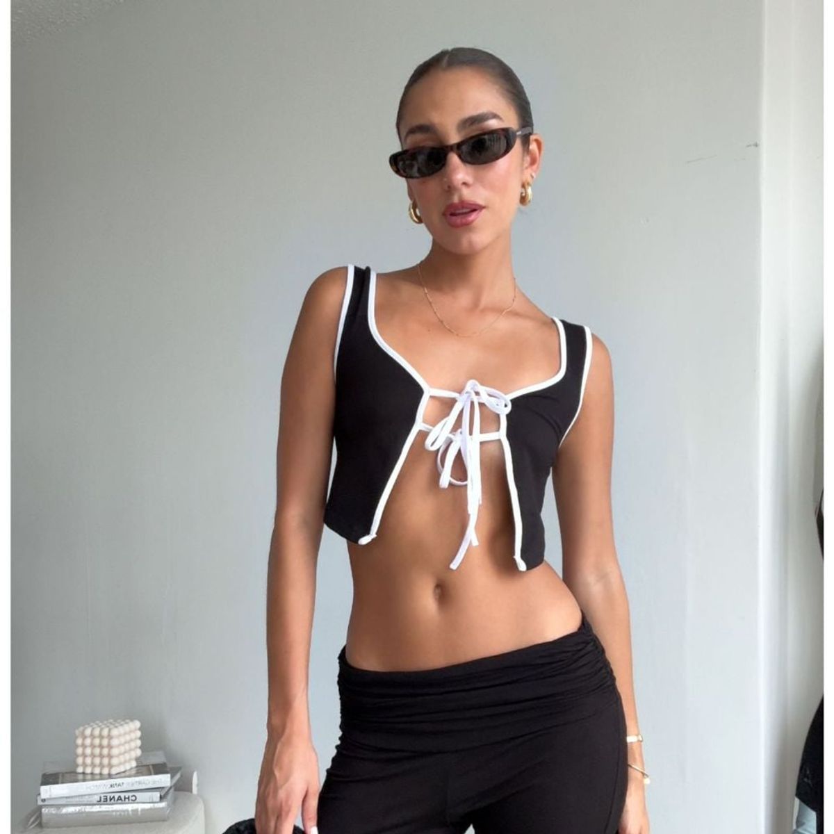 BETWEEN US - Top Deysi Between Us