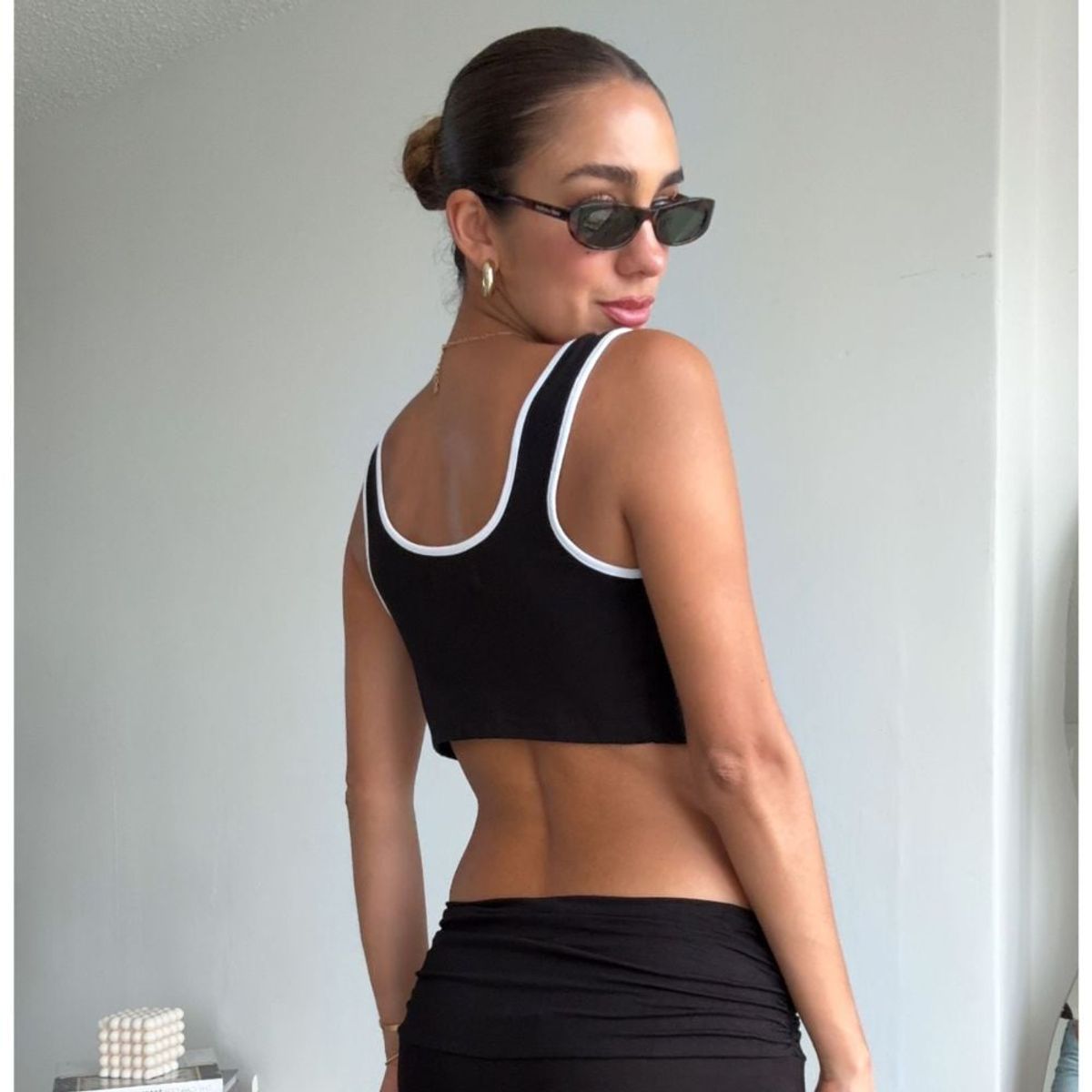 BETWEEN US - Top Deysi Between Us