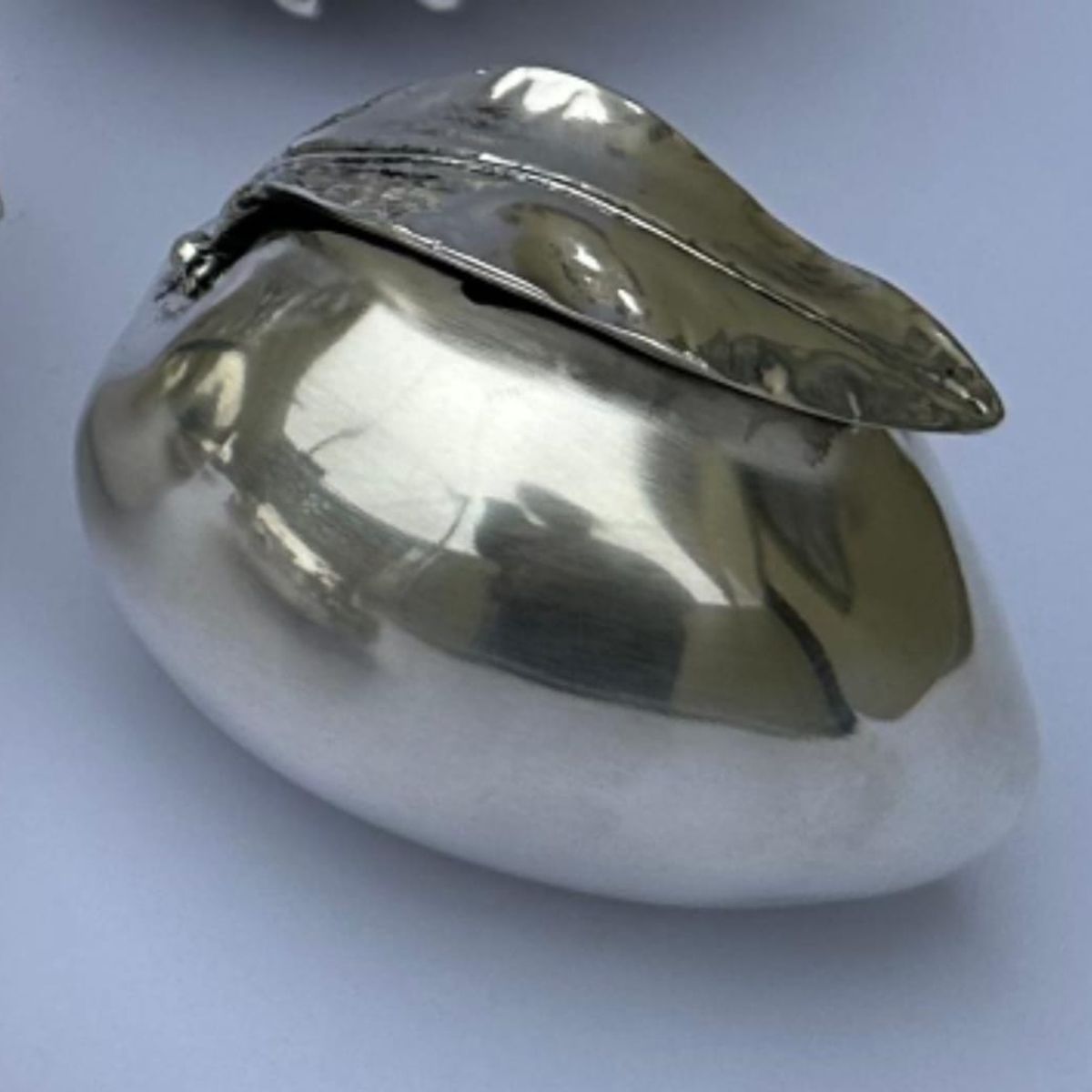 PERU - Adorno, decorativo de fruta mango en plaque 9 x 7 cm