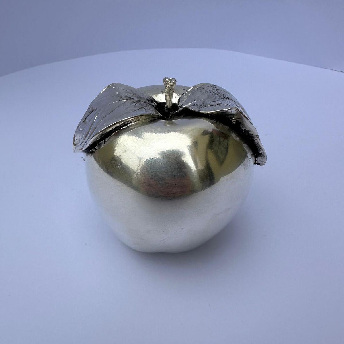 PERU - Adorno, decorativo de fruta manzana en plaque 8 x 8 cm