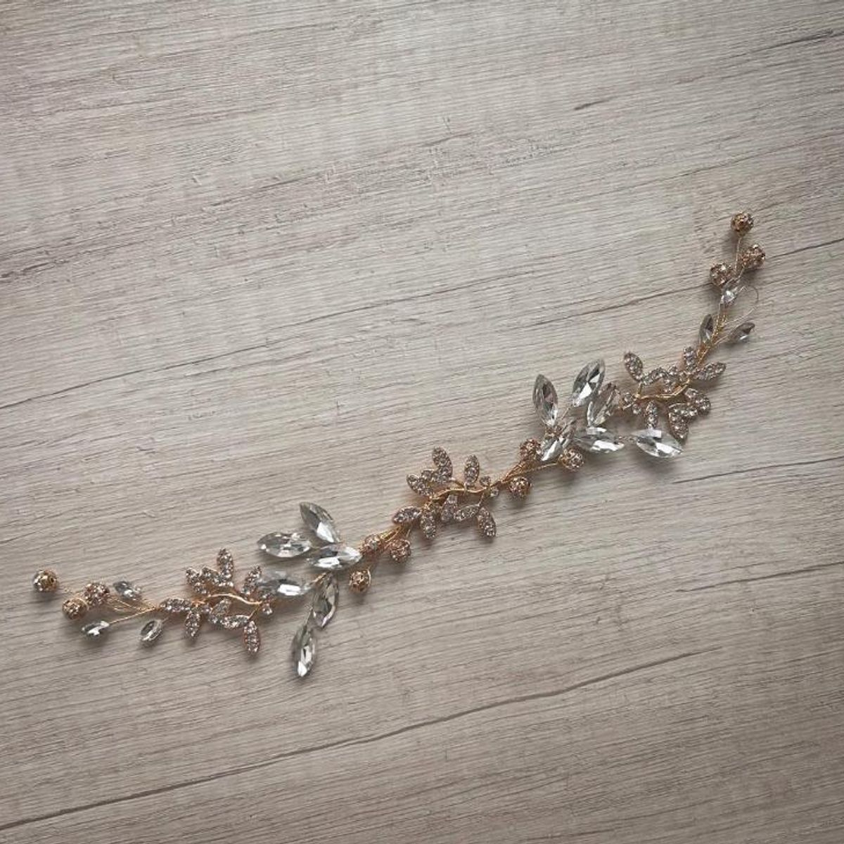ANADE HANDMADE - TOCADO , TIARA, ACCESORIO PARA  CABELLO NOVIA