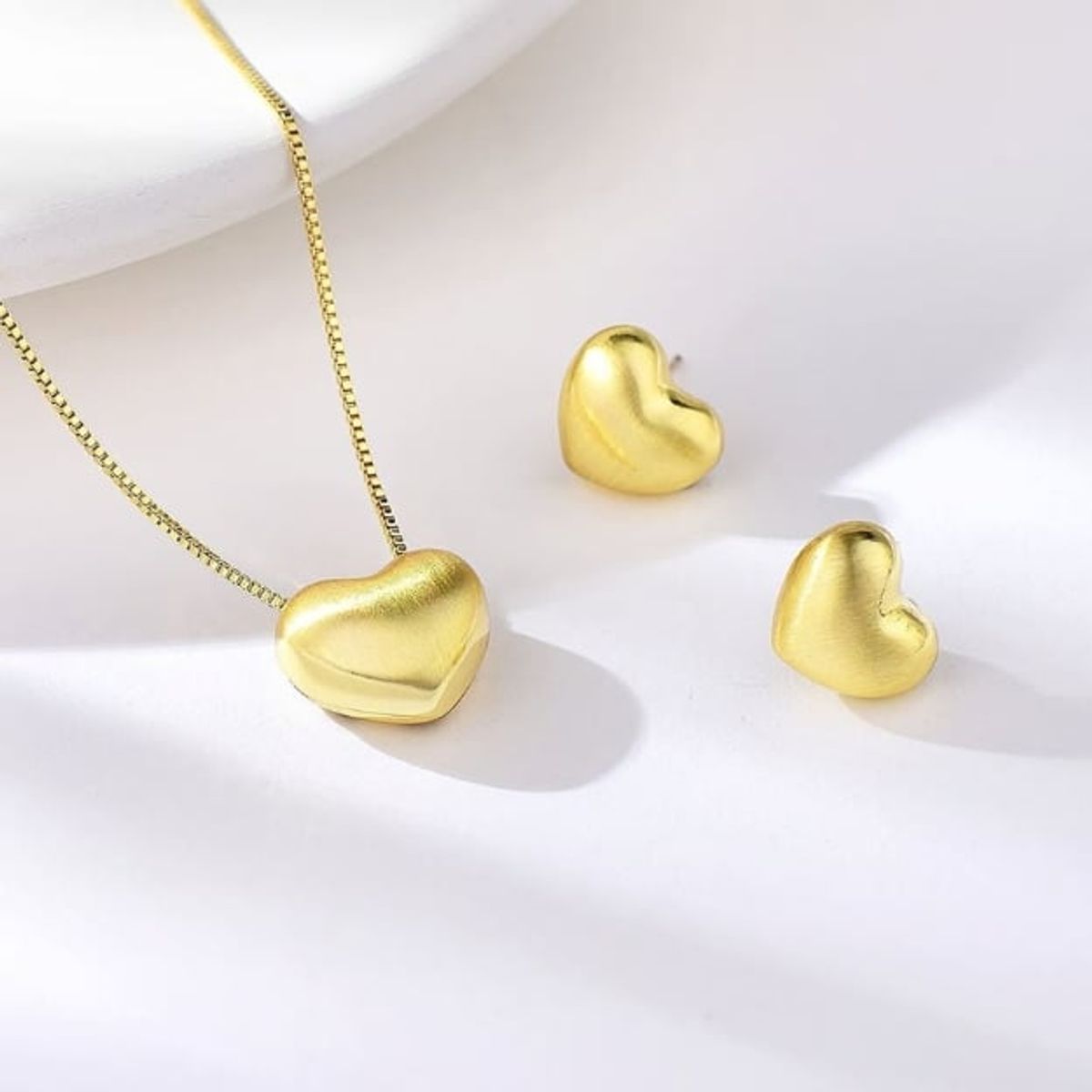 GENERICO - Set Aretes Y Collar Corazón Dorado Mujer Chuncky