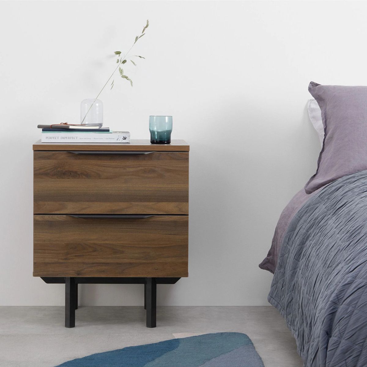 TU MESITA - Velador Mesa de Noche Tom color Marrón 2 cajones TU MESITA