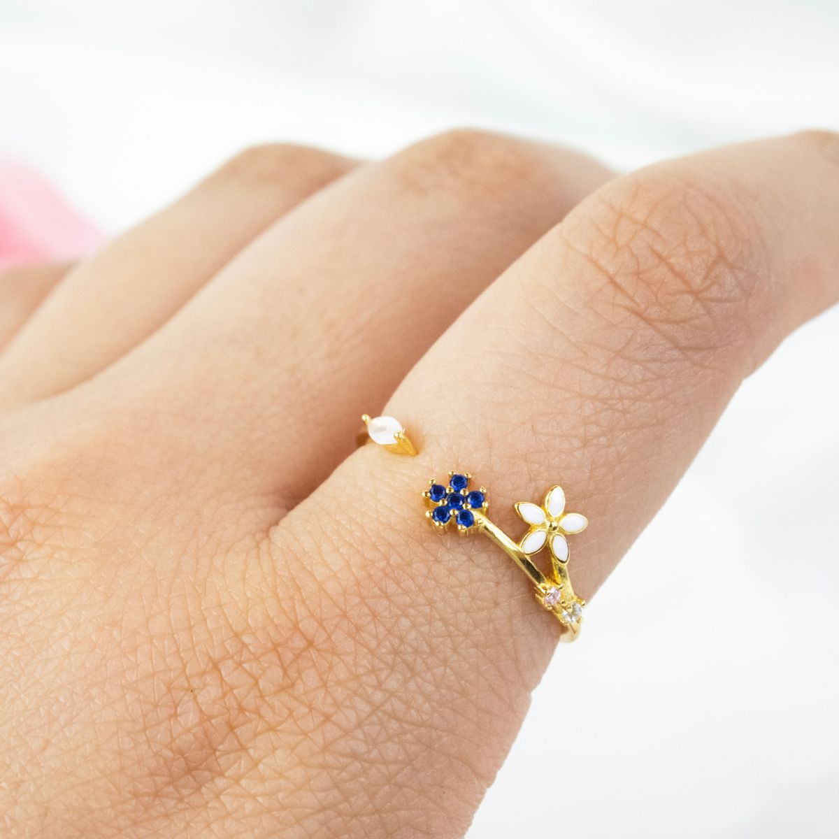 CLEO JOYAS & ACCESORIOS - Anillo Begonia Regulable Plata Dorado