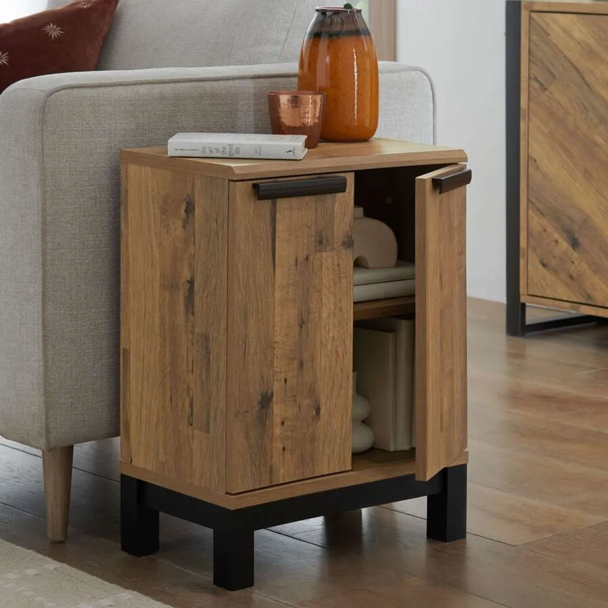 TU MESITA - Mesa Lateral Yuliet 2 puertas color Marrón TU MESITA