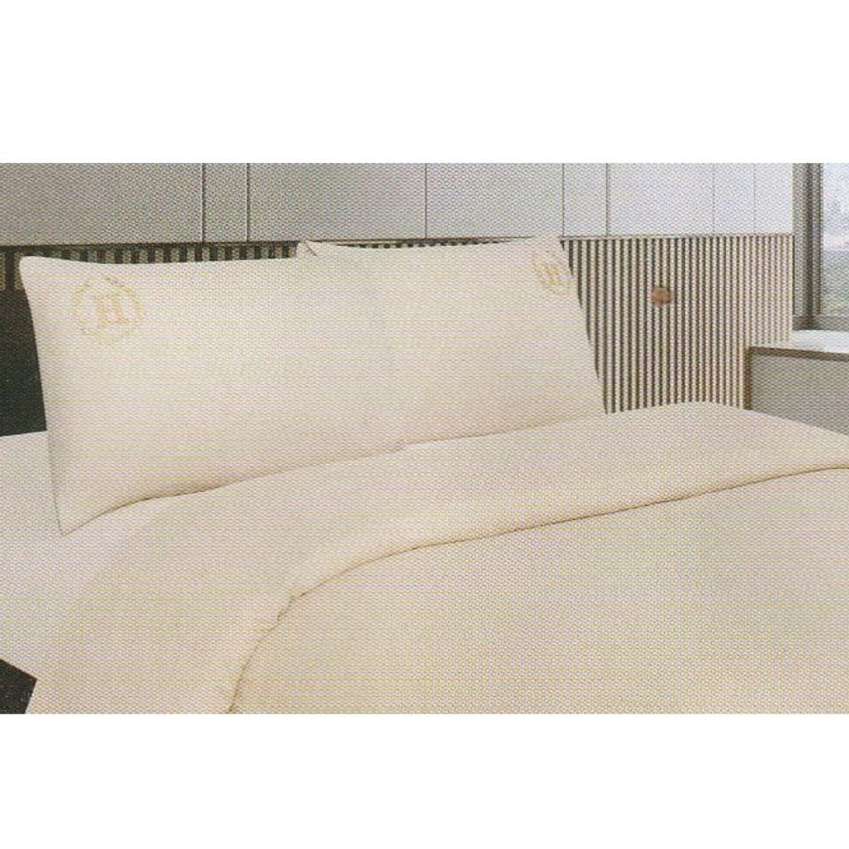 GOLDSUN - JUEGO DE SÁBANAS GOLDSUN COLOR ENTERO DE 2 PLAZAS