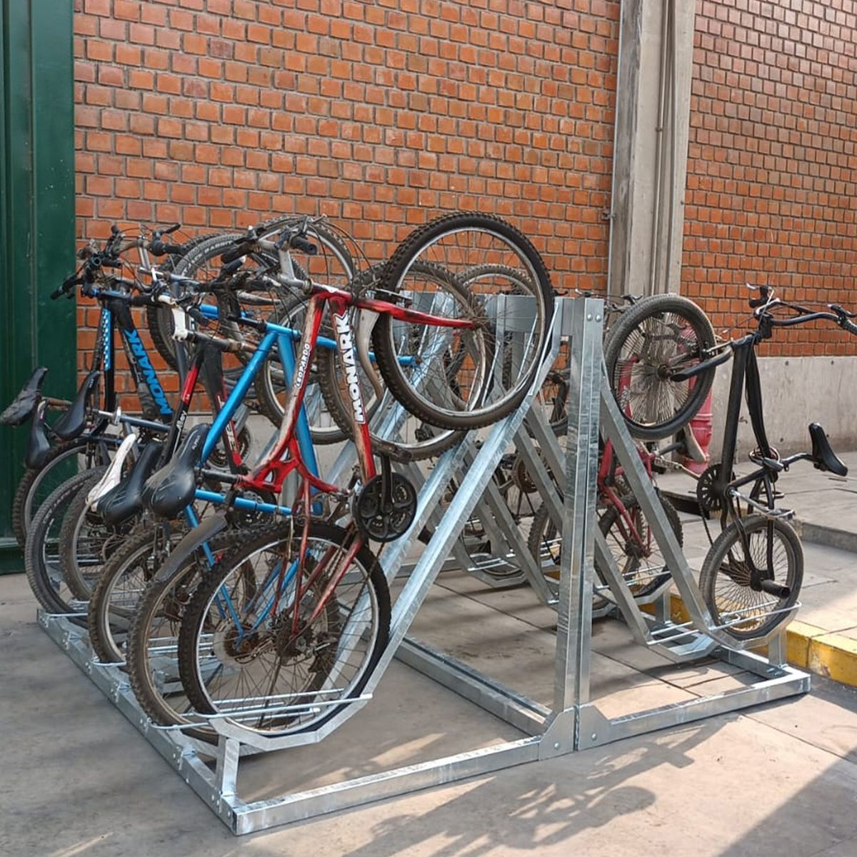 GENERICO - Estacionamiento para bicicletas  E-BIKE - 7 Bicicletas