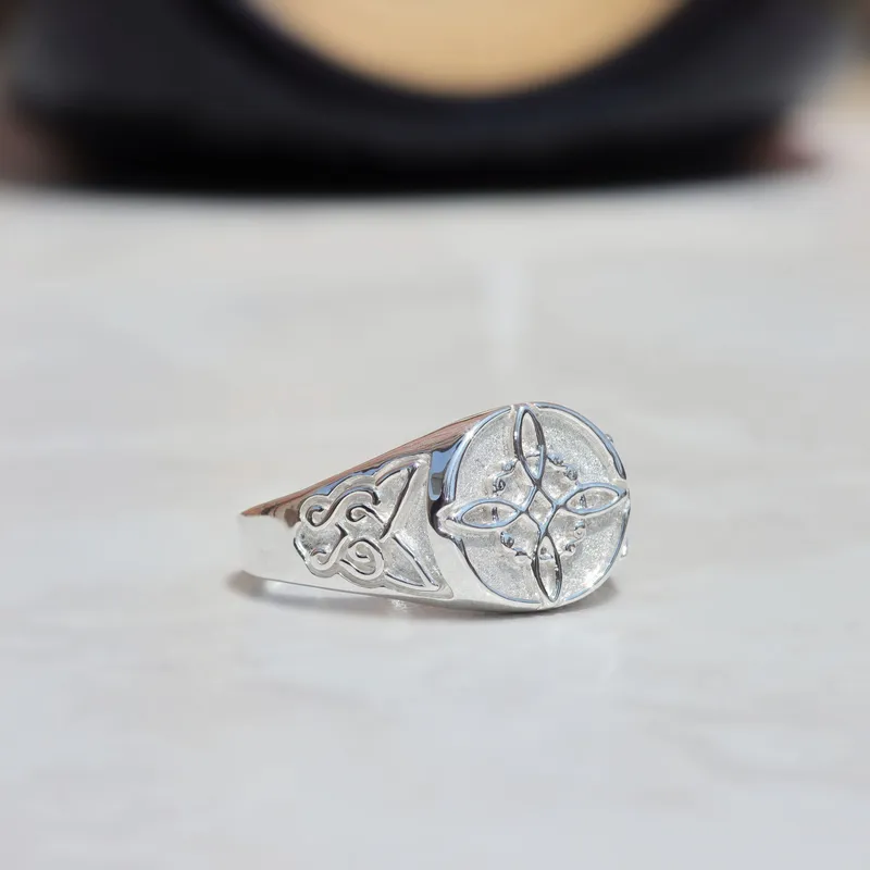 LUYA JOYERÍA - Anillo de nudo de bruja