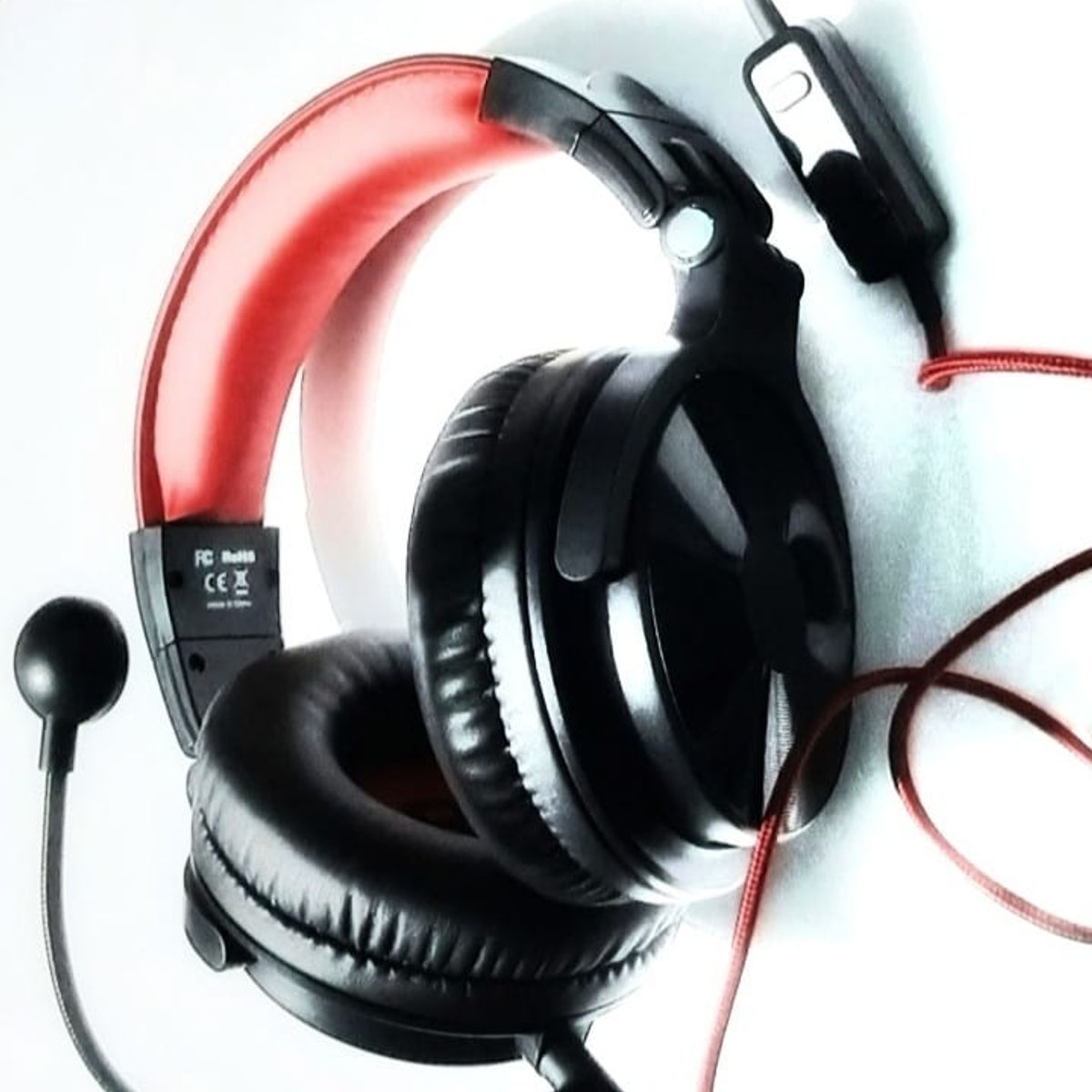 ONEODIO - Audífonos Bluetooth Gamer con micrófono Oneodio Pro-M NegroRojo