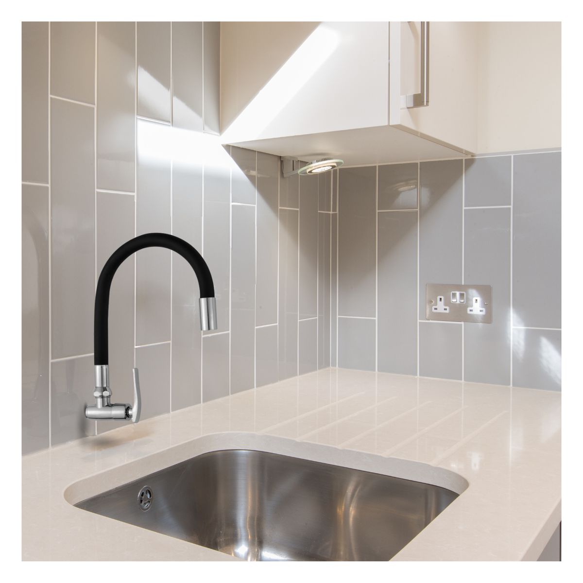 C&A - Llave Caño de lavadero flexible para mueble Negro C&A