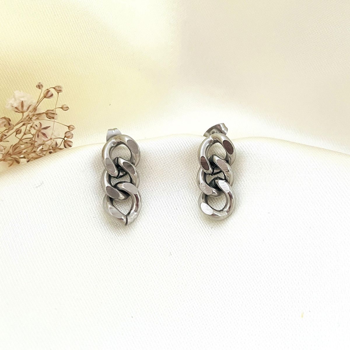 GENERICO - Aretes Estilo Cadena Plateada 2 cm Largo