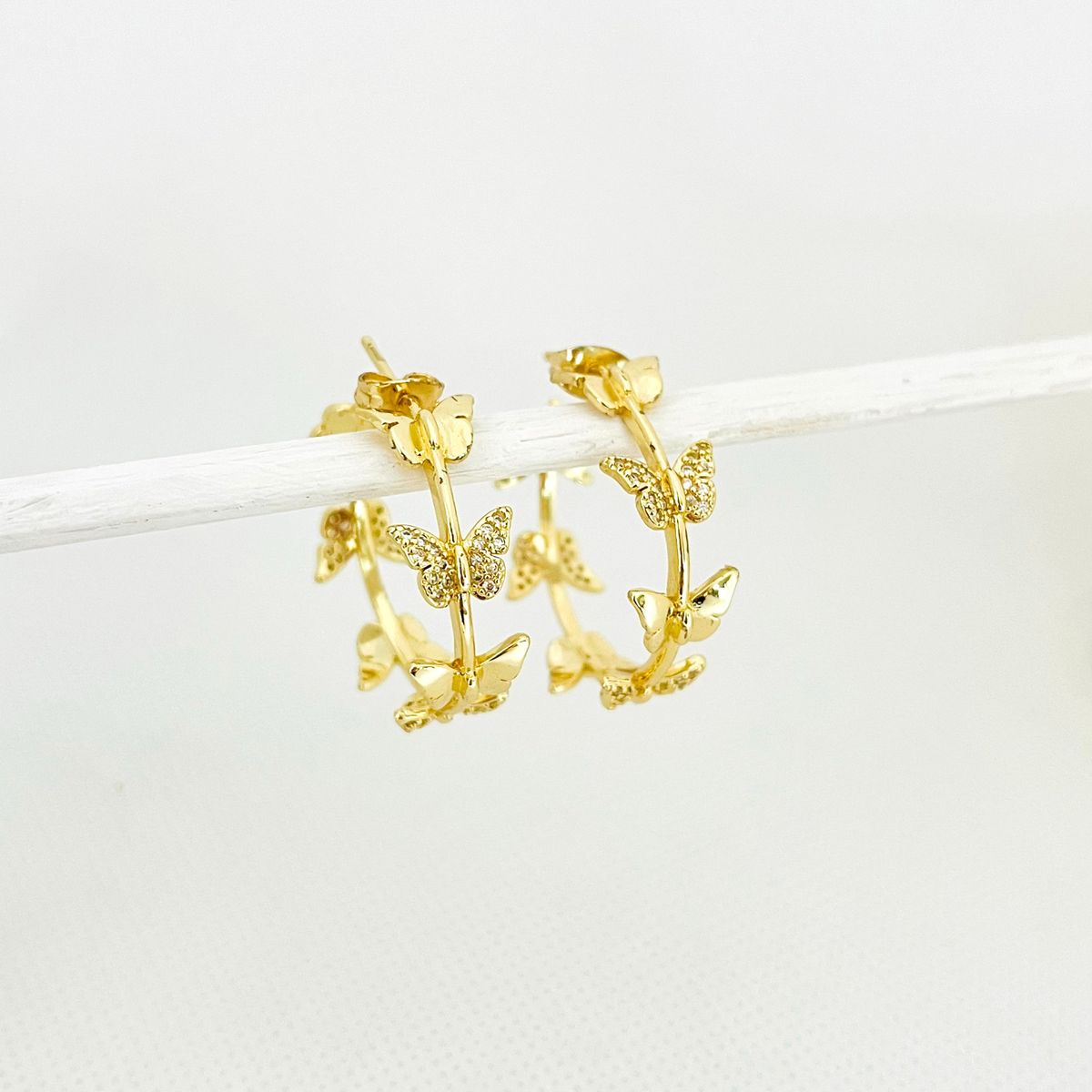 GENERICO - Argollas Acero Mariposas 2.5 cm Diámetro