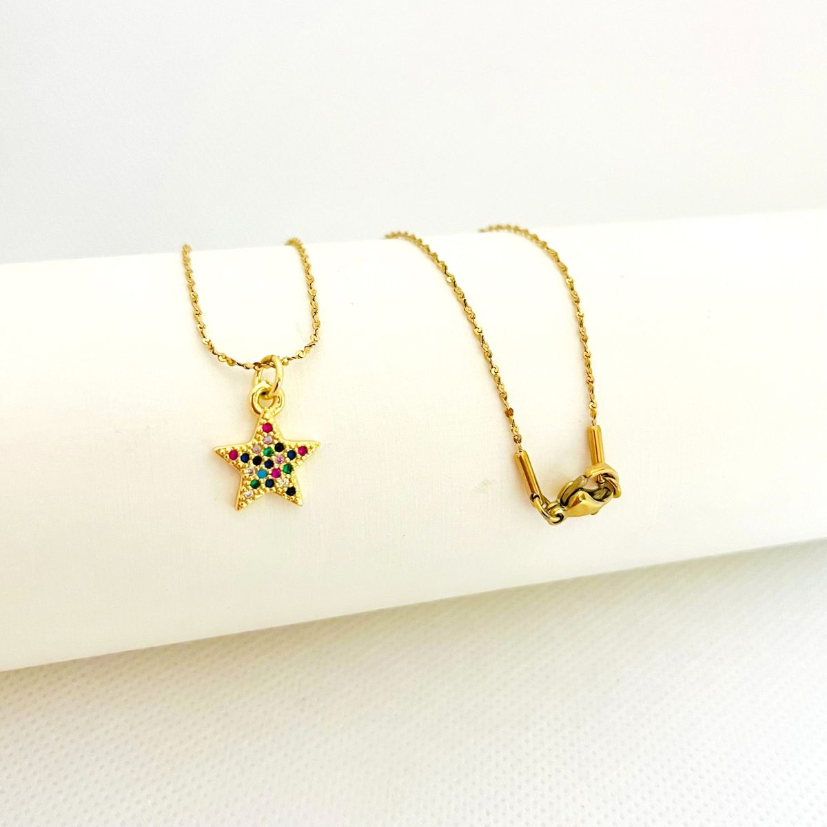 GENERICO - Collar de Acero Estrella Cristales Colores 43 cm