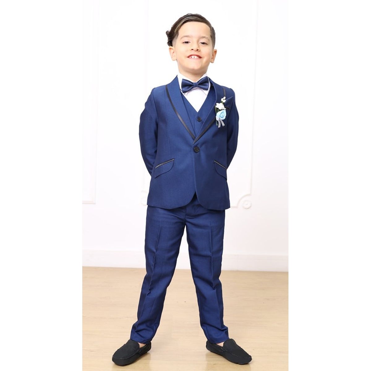 GENERICO - TRAJE DE 3 PIEZAS PARA NIÑO SOFISTICADO AZUL BARCELONA CON  VERSAGE SATINADO