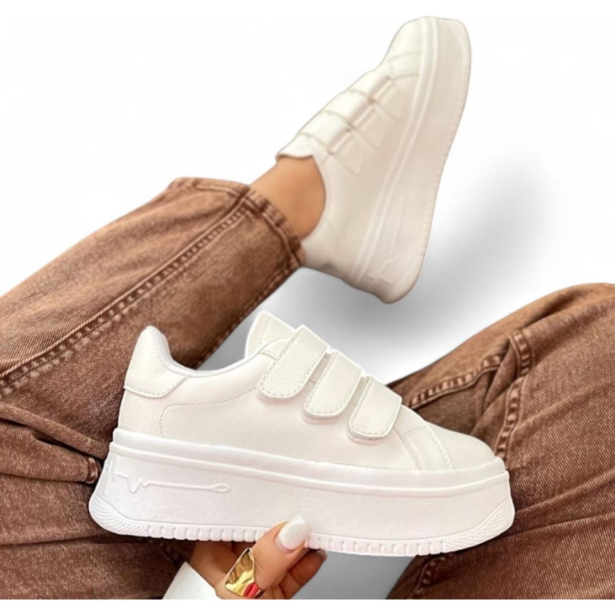 GENERICO - Zapatilla Casual Mujer Tres Pegapegas 2086L-52 Color Blanco