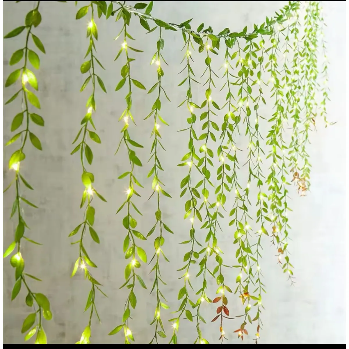 GENERICO - CORTINA DE HOJAS A LUCES